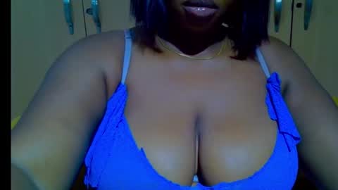 Snapshot of silky_caramel chatting on 10/19/25, 06:47 Caramel online show from 10/19/25, 06:47