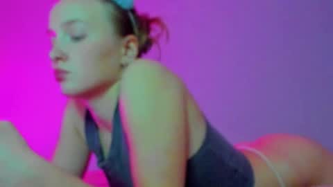 Snapshot of silky_huzelnut chatting on 10/10/25, 09:03 Mila online show from 10/10/25, 09:03