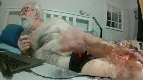sillyoldman45221063 online show from 06/07/26, 11:41