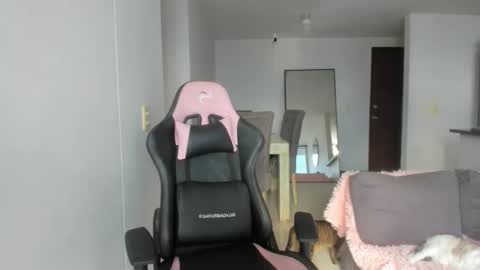 Snapshot of silvana_rodriguez_ chatting on 11/04/25, 12:59 Silvana online show from 11/04/25, 12:59