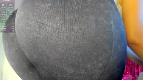 Snapshot of silvanna_moore chatting on 02/16/25, 11:48 Silvanna online show from 02/16/25, 11:48