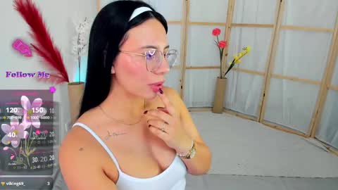 Snapshot of silvanna_moore chatting on 09/29/25, 05:18 Silvanna online show from 09/29/25, 05:18