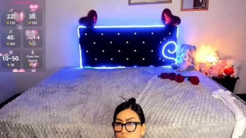 Snapshot of silver__love chatting on 02/27/25, 12:43 Silver online show from 02/27/25, 12:43