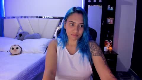   powder    online show from 01/30/25, 12:50