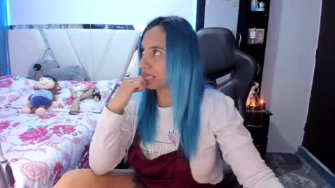   powder    online show from 03/08/25, 12:33