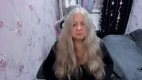 silver_moon_light online show from 09/24/25, 06:44
