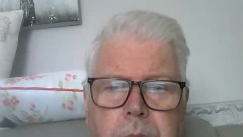 Snapshot of silverfoxpauly chatting on 09/09/25, 09:31 silverfoxpauly online show from 09/09/25, 09:31