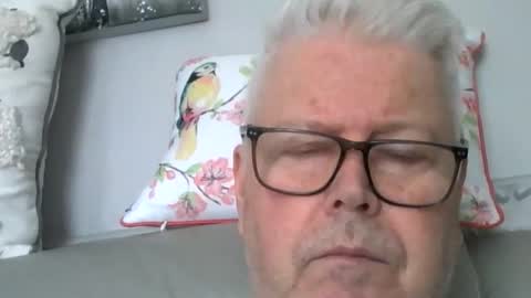 Snapshot of silverfoxpauly chatting on 04/16/26, 12:50 silverfoxpauly online show from 04/16/26, 12:50