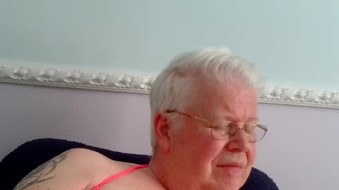Snapshot of silverfoxpauly chatting on 05/26/26, 12:56 silverfoxpauly online show from 05/26/26, 12:56