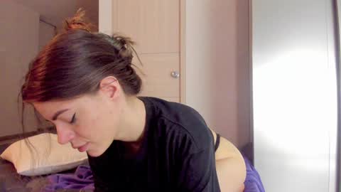 Snapshot of silverhase1 chatting on 12/09/24, 01:40 silverhase1 online show from 12/09/24, 01:40