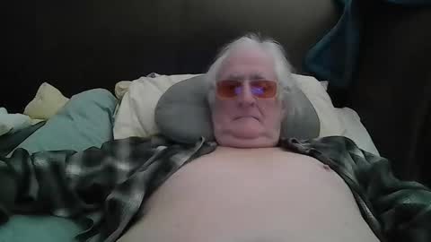 Snapshot of silverliam chatting on 11/12/25, 02:45 Liam online show from 11/12/25, 02:45