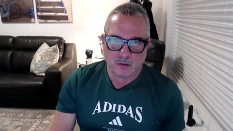 Snapshot of silveroli187 chatting on 10/02/25, 03:30 silveroli187 online show from 10/02/25, 03:30