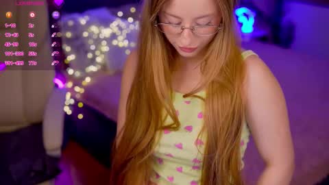 Snapshot of silverrmoon chatting on 11/15/25, 02:46 Kristina Kris online show from 11/15/25, 02:46