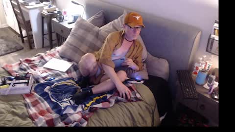 Snapshot of simmerdownboi chatting on 01/25/25, 07:49 Simmerdownboi Will online show from 01/25/25, 07:49