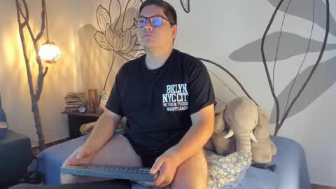 Snapshot of simon_colt chatting on 10/06/25, 04:48 simon colt online show from 10/06/25, 04:48