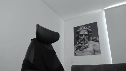 simon_leon01 online show from 10/03/25, 12:57