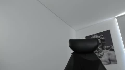 simon_leon01 online show from 10/05/25, 04:05