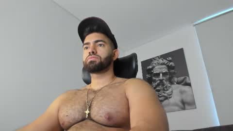 Snapshot of simon_leon01 chatting on 06/28/26, 11:00 simon_leon01 online show from 06/28/26, 11:00