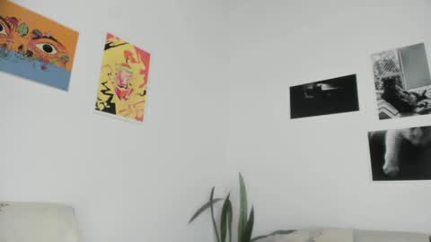 Snapshot of simone_4201 chatting on 01/09/25, 06:57 Sim. online show from 01/09/25, 06:57