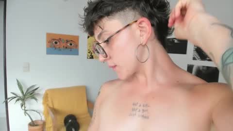 Snapshot of simone_4201 chatting on 01/15/25, 09:20 Sim. online show from 01/15/25, 09:20