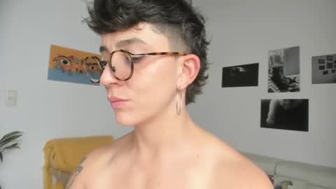 Snapshot of simone_4201 chatting on 01/24/25, 07:28 Sim. online show from 01/24/25, 07:28