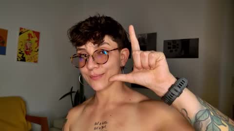 Snapshot of simone_4201 chatting on 02/17/25, 10:03 Sim. online show from 02/17/25, 10:03