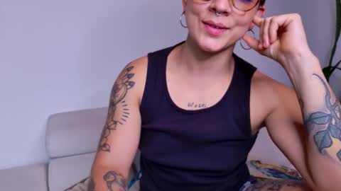 Snapshot of simone_4201 chatting on 09/13/25, 09:47 Sim. online show from 09/13/25, 09:47