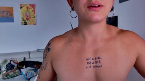 Snapshot of simone_4201 chatting on 10/24/25, 05:42 Sim. online show from 10/24/25, 05:42