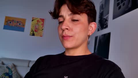 Snapshot of simone_4201 chatting on 10/27/25, 09:52 Sim. online show from 10/27/25, 09:52