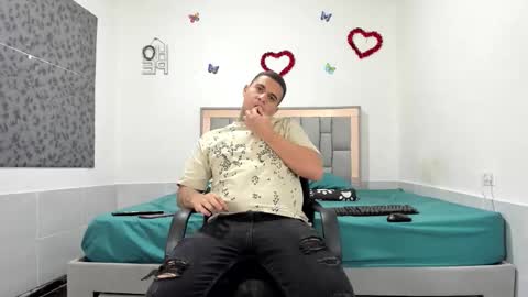 SIMON KELER online show from 10/16/25, 02:01