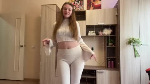Eliona online show from 05/14/26, 02:13