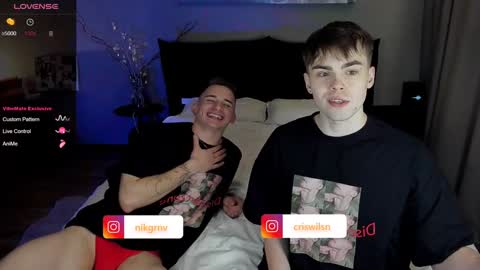 Snapshot of simonwnl chatting on 02/02/25, 08:51 Simon online show from 02/02/25, 08:51