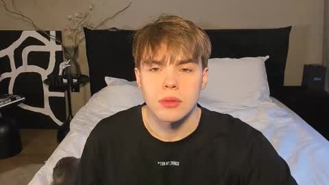 Simon online show from 12/17/25, 09:04