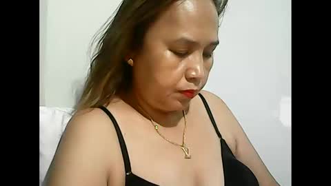 Snapshot of simplecity45 chatting on 11/20/25, 05:40 Carolyn online show from 11/20/25, 05:40