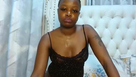 simply_eve1 online show from 10/18/25, 01:08