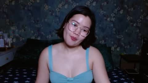 Snapshot of simply_niki chatting on 05/16/26, 10:47 zia online show from 05/16/26, 10:47
