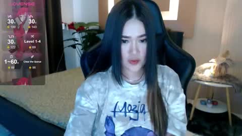 Adrianna Fowler online show from 12/02/25, 02:28