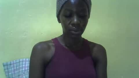Snapshot of simplyloy33 chatting on 04/18/26, 07:23 simplyloy33 online show from 04/18/26, 07:23
