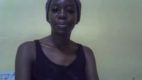 Snapshot of simplyloy33 chatting on 04/21/26, 04:19 simplyloy33 online show from 04/21/26, 04:19