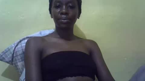 Snapshot of simplyloy33 chatting on 04/23/26, 04:14 simplyloy33 online show from 04/23/26, 04:14
