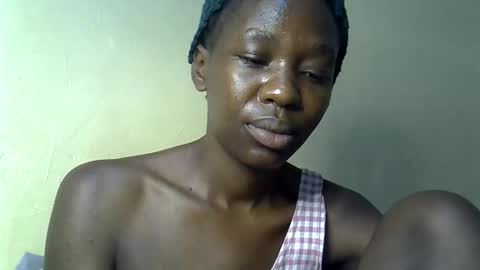 Snapshot of simplyloy33 chatting on 05/27/26, 03:36 simplyloy33 online show from 05/27/26, 03:36