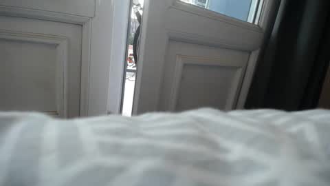 Snapshot of simur_sahso chatting on 12/20/24, 03:31 Sofi wed. - sat. 11am - 11 pm and Santi with Sofi sun.. - tue. 11 am - 5 pm  europe online show from 12/20/24, 03:31