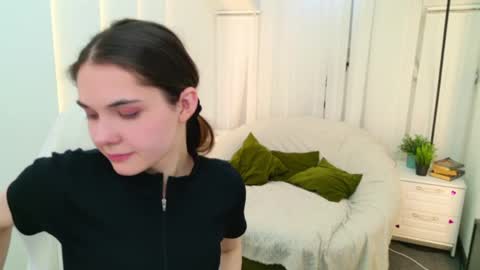 Snapshot of sindell_cryell chatting on 05/18/26, 04:07 sindell_cryell online show from 05/18/26, 04:07