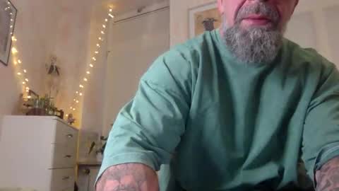 Snapshot of sinfein77 chatting on 09/26/25, 08:35 Maco and Shammy online show from 09/26/25, 08:35