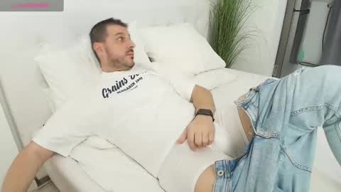 Snapshot of sinfuleagle chatting on 01/03/25, 03:01 Eagle online show from 01/03/25, 03:01