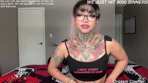 Snapshot of sinfulincubus chatting on 09/17/25, 07:48 Mistrx Sin online show from 09/17/25, 07:48