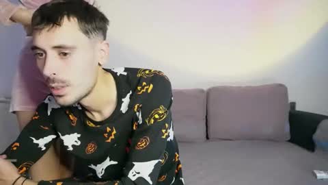 Snapshot of sinfulldesires chatting on 10/05/25, 05:33 Two4Fun online show from 10/05/25, 05:33