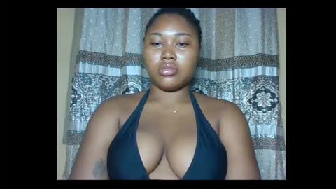 Snapshot of sinfultemptx chatting on 02/20/26, 01:46 Zanele online show from 02/20/26, 01:46