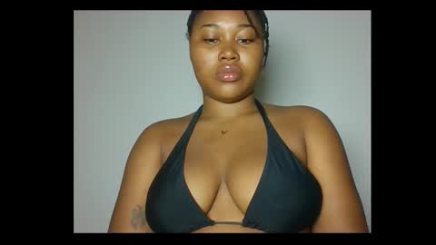 Snapshot of sinfultemptx chatting on 02/26/26, 03:38 Zanele online show from 02/26/26, 03:38