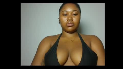 Snapshot of sinfultemptx chatting on 02/28/26, 11:28 Zanele online show from 02/28/26, 11:28